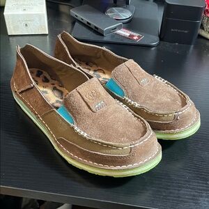Ariat Cruisers